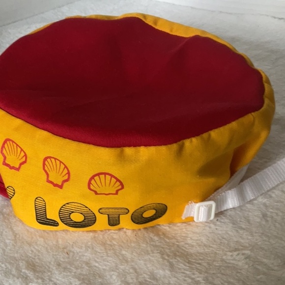 Shell Red and Yellow Cap - Picture 5 of 7